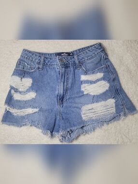 Hollister Mom Shorts 26 High Rise Distressed Cut Off Denim Blue Jean Shorts